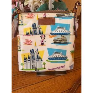 DOONEY & BOURKE LETTER CARRIER DISNEY RETRO COLLECTION CROSSBODY (pu500
